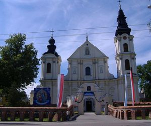 Ta wieś w woj. lubelskim jest określana jako „Podlaska Częstochowa”. W przeszłości była miastem