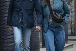 Hubert Urbanski całuje ukochaną