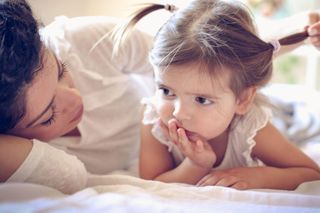 Ważniejsze niż nauka literek. Jak wspierać rozwój emocjonalny dziecka w 5 minut