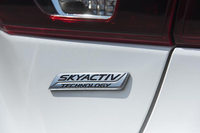 Mazda 3 Sedan 2.0 Skyactive-G 120 KM M6