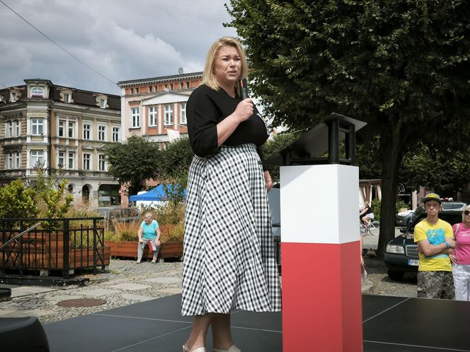 Manifestacja pod hasłem "Sto nielegalnej imigracji" w Lesznie