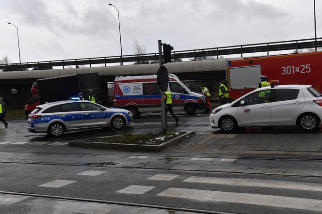 Wypadek autokaru w Szczecinie. Ponad 20 rannych. Wojsko poinformowało gdzie jechali żołnierze 