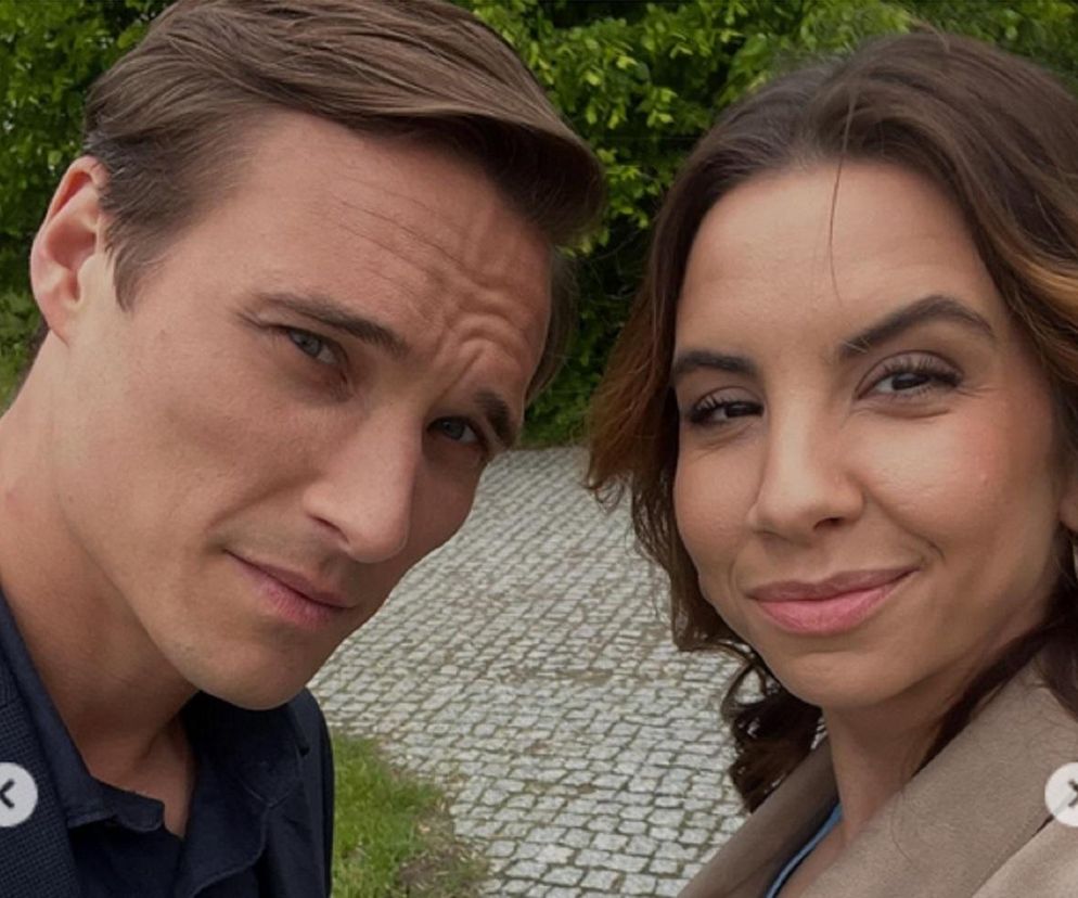 M jak miłość. Romantyczny wyjazd Anety i Olka w nowym sezonie! Zostawią Boryska i tak zmajstrują kolejne dziecko? - ZDJĘCIA