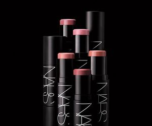 Kremowe róże do policzków: Sekret naturalnego i promiennego wyglądu