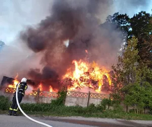 Potężny pożar pod Toruniem. Zdjęcia robią wrażenie