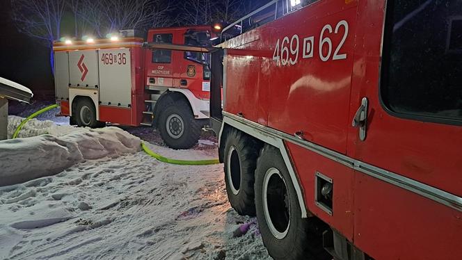Podczas gaszenia pożaru wybuchła butla z gazem