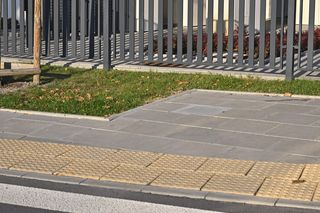 Mieszkańcy Mokotowa muszą płacić za korzystanie z własnej ulicy. Radny interweniuje