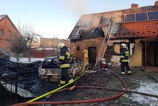 Pożar domu w Wielkopolsce. Potężny MRÓZ utrudniał akcję gaśniczą [ZDJĘCIA]