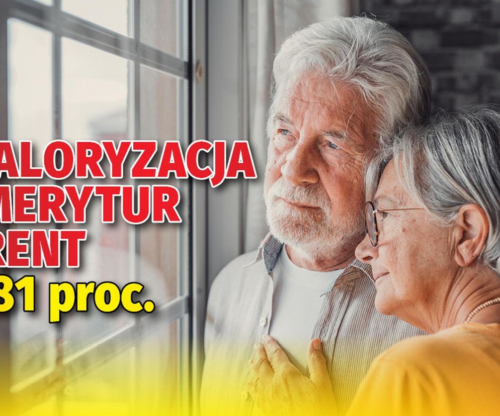 Para starszych osób z siwymi włosami, patrząca zamyślona przez okno. Mężczyzna trzyma dłoń na piersi, kobieta w okularach opiera głowę o jego ramię. Napis „Waloryzacja emerytur i rent 3,81 proc.” informuje o niższych podwyżkach. Dowiedz się więcej na Super Biznes.