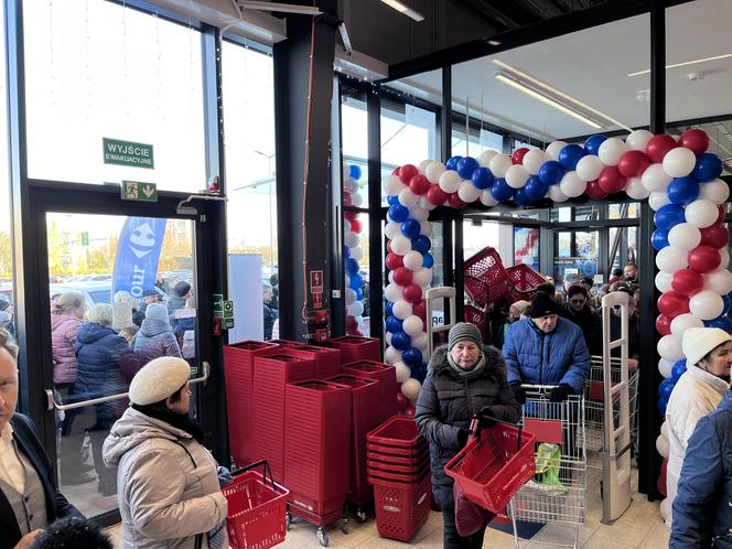 Tłumy gorzowian pojawiły się na otwarciu hipermarketu Carrefour w pasażu handlowym S1