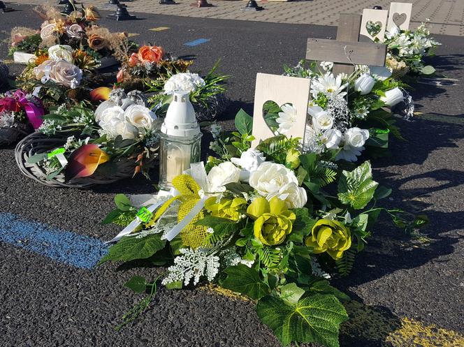 Za kilka dni Wszystkich Świętych. Sprawdziliśmy jakie znicze i wiązanki i w jakiej cenie można kupić w Lesznie