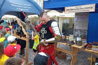 Dzień Dziecka na rzeszowskim Rynku z wielką pompą. Rycerze, zewnętrzny fortepian i pełno balonów!