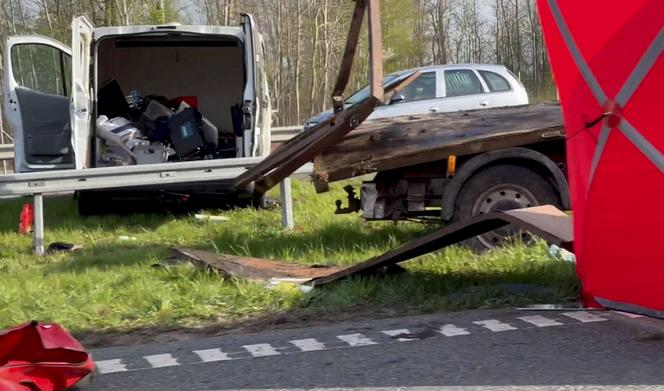 Tragiczny wypadek na A2 pod Otwockiem. Jedna osoba nie żyje, są ranni