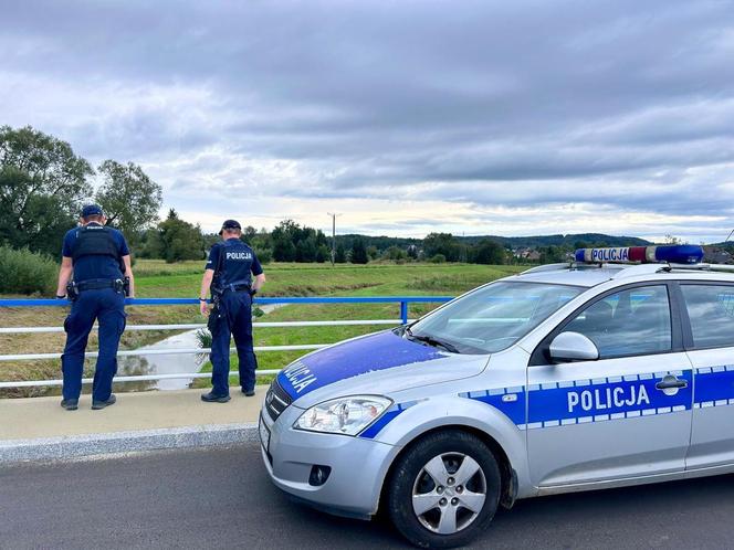 Podkarpaccy policjanci monitorują rzeki w regionie