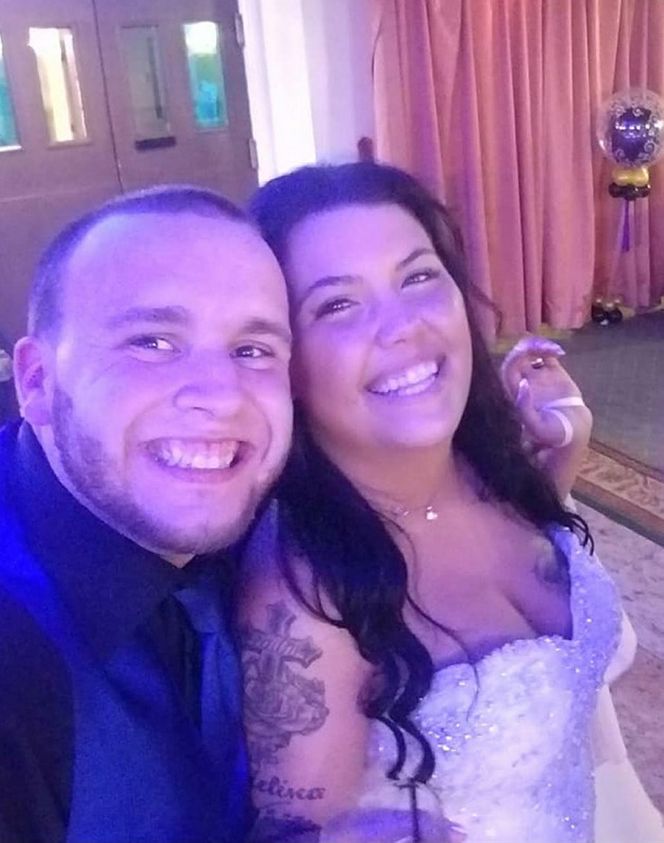 Zamordował ciężarną żonę, ranił córeczki, bo chciał syna