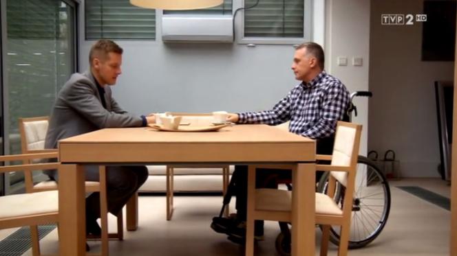 M jak miłość odcinek 1195. Artur Rogowski (Robert Moskwa), Piotrek Zduński (Marcin Mroczek)