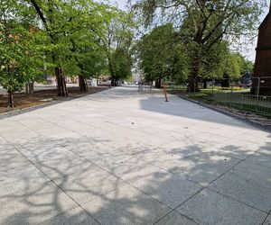 Tak teraz wygląda plac Wolności w Bydgoszczy. Powrót kwiaciarek ponownie opóźniony