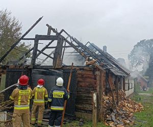 Tragiczny pożar we wsi Nowodziel. Nie żyje znany koszykarz