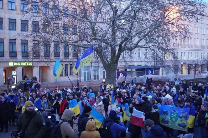 Manifestacja w trzecią rocznicę wybuchu wojny w Ukrainie