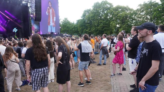 Kortowiada 2024. Drugi dzień koncertów na plaży przyciągnął tłumy. Zobacz zdjęcia!