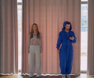 Małgorzata Rozenek-Majdan ćwiczy kocie ruchy na parkiecie. Na razie bardziej lwiątko niż pantera!