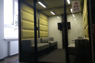 Kabiny wyciszające dla uczniów. Innowacyjne rozwiązanie w olsztyńskiej szkole