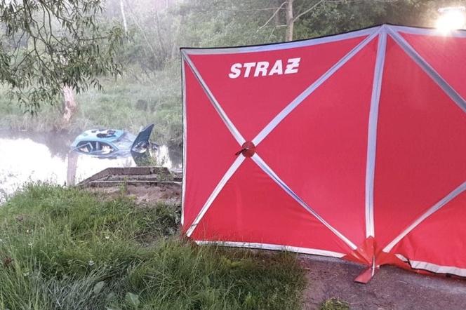 Tragiczny wypadek w Sędańsku. Auto wpadło do rzeki. Trzy osoby zginęły