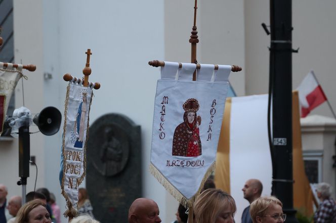 76. rocznica Cudu Lubelskiego. Procesja różańcowa w centrum Lublina