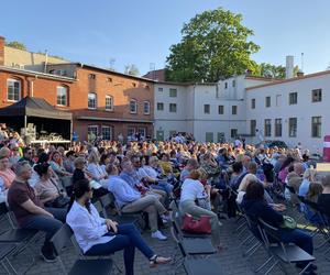  IV Lubuski Festiwal Piwnic i Winnic w Zielonej Górze. Koncert zagrał Czesław Śpiewa