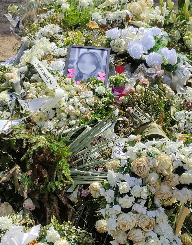 Grób Wiktorii, która zginęła w wypadku w Bydgoszczy