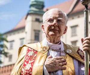 Procesja Bożego Ciała w Krakowie. Tłumy na ulicach miasta 