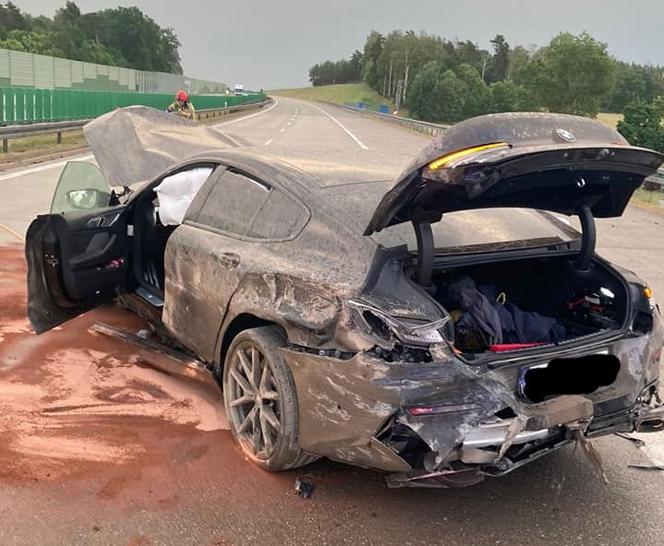 Luksusowe BMW rozbiło się na autostradzie A2 pod Świebodzinem