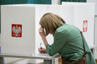 Wyniki exit poll wyborów prezydenckich 2025. Tak głosowali mieszkańcy miast i wsi