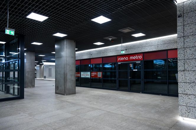 Scena Metro na stacji M2 Bródno w Warszawie