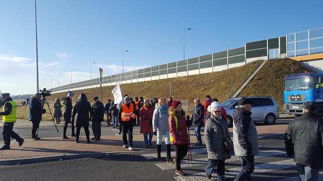 "Czy my jesteśmy gorszymi ludźmi?" Protesty mieszkańców gminy Wierzchosławice