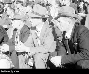 Kibice podczas meczu Legia Warszawa - Polonia Warszawa (1949)