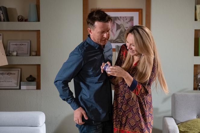 Na Wspólnej odc. 2820. Wojtek (Wojciech Błach), Żaneta (Anna Guzik-Tylka)