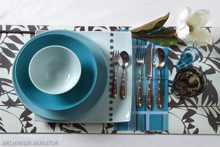 Zastawa stołowa na wielkanocne śniadanie: błękit