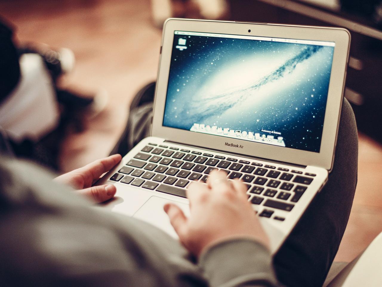 Wirtualne muzea na zimową chandrę. Jak darmowe zwiedzanie może poprawić pamięć i nastrój?