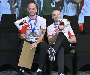 Kibice w szoku! Czekali na siatkarzy, a tu nagle wyszli polscy złoci medaliści