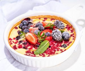 Nie smażę, tylko piekę. Ten dietetyczny naleśnik bez mąki i cukru jest pyszny i lekki jak chmurka 