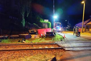 Makabryczny wypadek w Żegiestowie. 37-latek nie żyje. Uderzył w sygnalizator świetlny