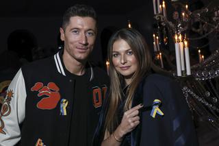 Anna i Robert Lewandowscy na Tygodniu mody w Paryżu solidaryzują się z Ukrainą