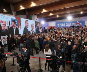 Trzaskowski cały w emocjach! Co za przemówienie! Tłum oszalał