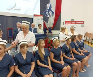 W Radomiu mamy nowe pielęgniarki. Na radomskim uniwersytecie odbyło się czepkowanie 