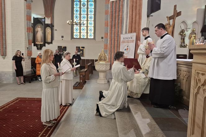 Uroczysta konsekracja dziewic w katedrze w Koszalinie. 