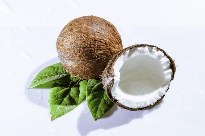 KOKOS a PRÓCHNICA. Orzechy kokosowe pomogą walczyć z próchnicą zębów?