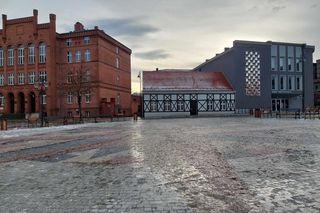 Rybi Rynek w Bydgoszczy stał się pięknym placem. Po dziurawym parkingu nie ma śladu! A to nie koniec zmian!