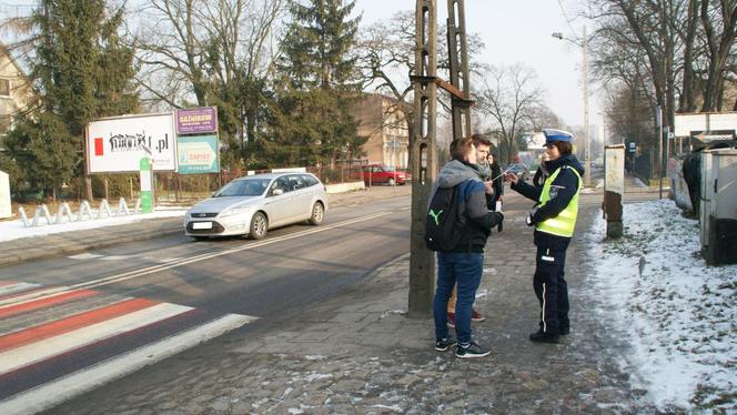 Policja zachęca do noszenia odblasków