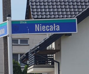 Dramat rodzinny w Piastowie? Córka zaatakowała swoją mamę. Nieoficjalnie: ugodziła ją nożem